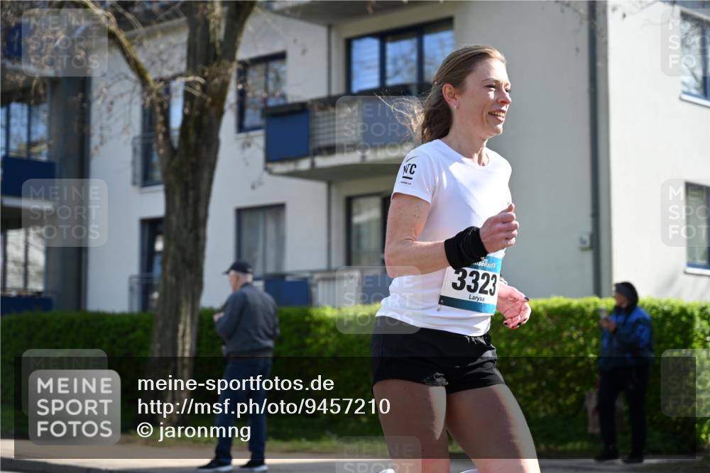 12.04.2026 - 45. Internationalen Wilhelmsburger Insellauf J. Mangold http://msf.ph/oto/9457210 12.04.2026 10:32:40 Ziel 4370, 3983, 3114, 4150, 3296, 3323, 5639, 2071, 3014, 5623, 3708, 4322, 3327, 5764, 5764, 2892 meine-sportfotos.de