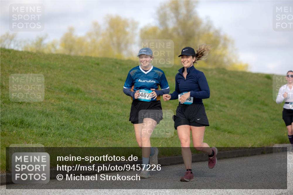 12.04.2026 - 45. Internationalen Wilhelmsburger Insellauf Michael Strokosch http://msf.ph/oto/9457226 12.04.2026 10:02:38 Laufen 467 meine-sportfotos.de