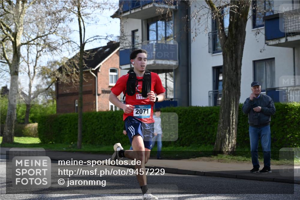 12.04.2026 - 45. Internationalen Wilhelmsburger Insellauf J. Mangold http://msf.ph/oto/9457229 12.04.2026 10:32:47 Ziel 4150, 3296, 3323, 5639, 2071, 3014, 5623, 3708, 4322, 3327, 5764, 2892, 5821, 4738, 2893 meine-sportfotos.de