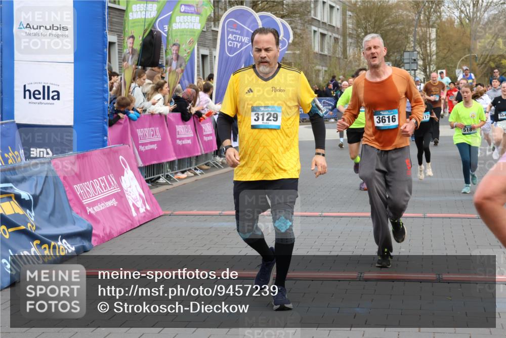 12.04.2026 - 45. Internationalen Wilhelmsburger Insellauf Strokosch-Dieckow http://msf.ph/oto/9457239 12.04.2026 13:02:41 Ziel 3129, 3616 meine-sportfotos.de