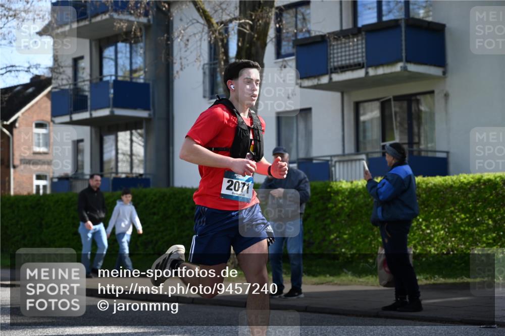 12.04.2026 - 45. Internationalen Wilhelmsburger Insellauf J. Mangold http://msf.ph/oto/9457240 12.04.2026 10:32:48 Ziel 3296, 3323, 5639, 2071, 3014, 5623, 3708, 4322, 3327, 5764, 2892, 5821, 4738, 2893 meine-sportfotos.de