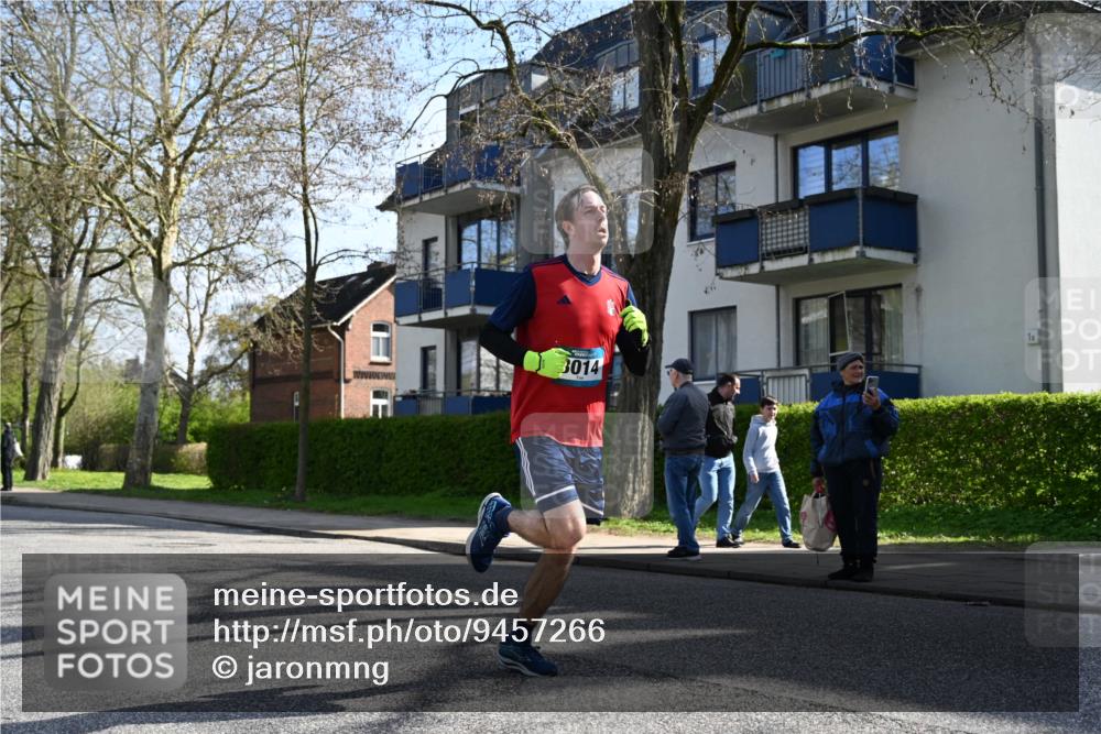 12.04.2026 - 45. Internationalen Wilhelmsburger Insellauf J. Mangold http://msf.ph/oto/9457266 12.04.2026 10:32:51 Ziel 2071, 3014, 5623, 3708, 4322, 3327, 5764, 2892, 5821, 4738, 2893, 5843 meine-sportfotos.de