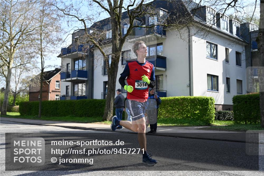 12.04.2026 - 45. Internationalen Wilhelmsburger Insellauf J. Mangold http://msf.ph/oto/9457271 12.04.2026 10:32:52 Ziel 2071, 3014, 5623, 3708, 4322, 3327, 5764, 5764, 2892, 5821, 4738, 2893, 5843 meine-sportfotos.de