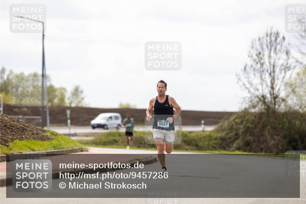 12.04.2026 - 45. Internationalen Wilhelmsburger Insellauf Michael Strokosch http://msf.ph/oto/9457286 12.04.2026 12:35:14 Laufen 5527 meine-sportfotos.de