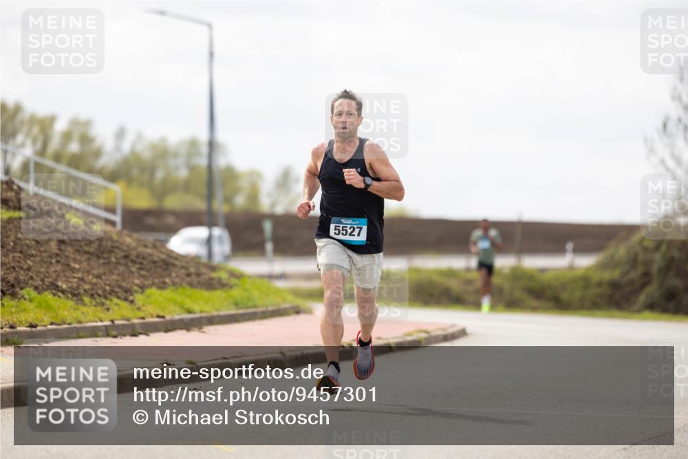12.04.2026 - 45. Internationalen Wilhelmsburger Insellauf Michael Strokosch http://msf.ph/oto/9457301 12.04.2026 12:35:16 Laufen 5527 meine-sportfotos.de