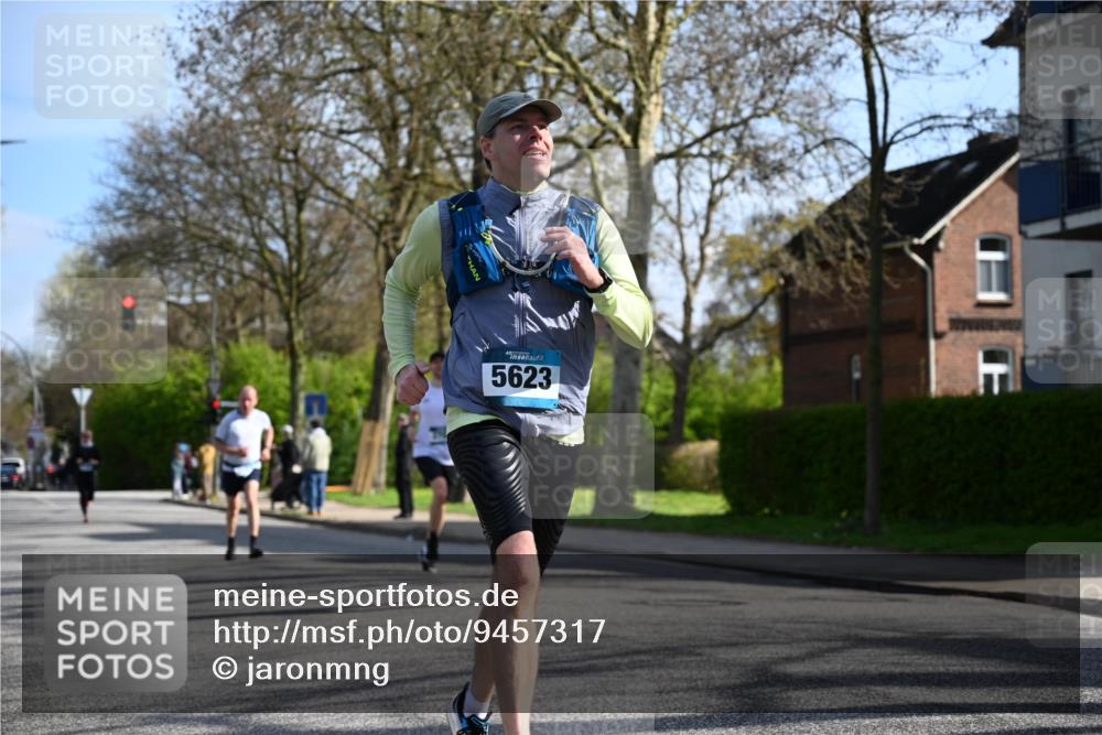 12.04.2026 - 45. Internationalen Wilhelmsburger Insellauf J. Mangold http://msf.ph/oto/9457317 12.04.2026 10:32:58 Ziel 5623, 3708, 4322, 3327, 5764, 2892, 5821, 4738, 2893, 5843, 3447, 4441 meine-sportfotos.de