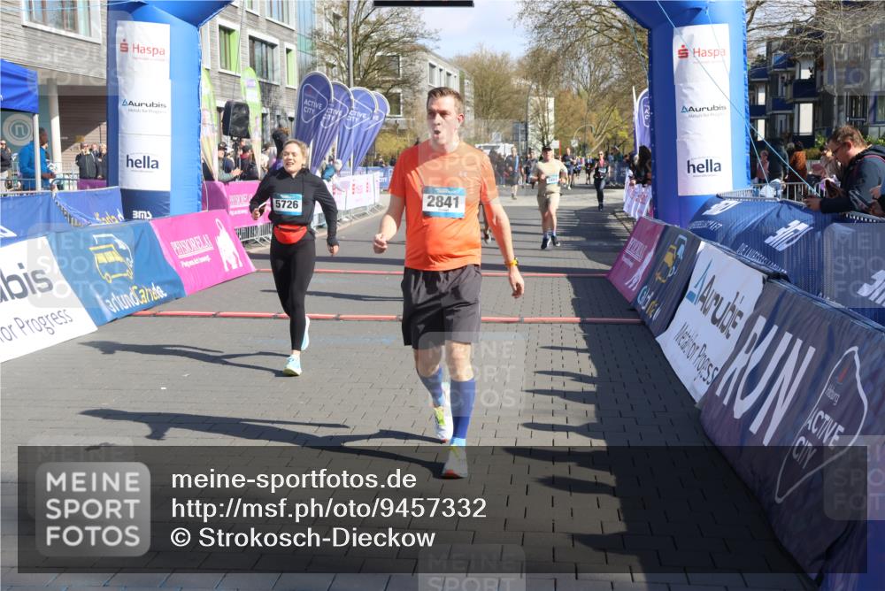 12.04.2026 - 45. Internationalen Wilhelmsburger Insellauf Strokosch-Dieckow http://msf.ph/oto/9457332 12.04.2026 10:47:00 Ziel 2841, 5726, 5562, 3484, 4331, 3553, 3713 meine-sportfotos.de