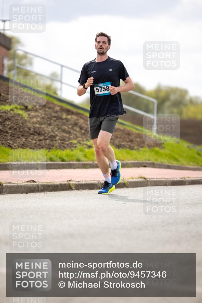 12.04.2026 - 45. Internationalen Wilhelmsburger Insellauf Michael Strokosch http://msf.ph/oto/9457346 12.04.2026 12:36:13 Laufen 5758 meine-sportfotos.de