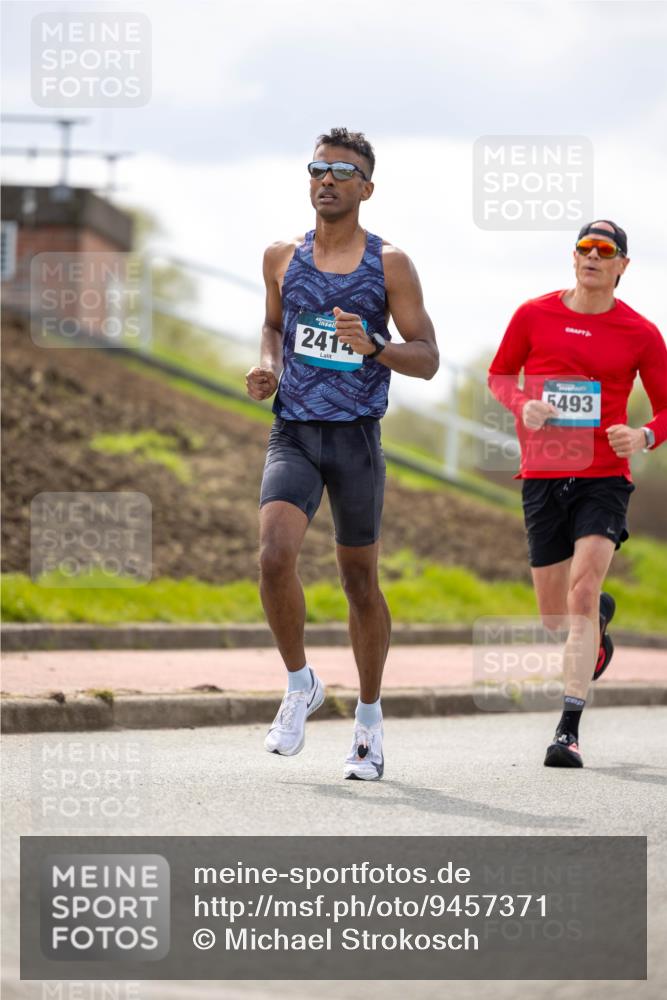12.04.2026 - 45. Internationalen Wilhelmsburger Insellauf Michael Strokosch http://msf.ph/oto/9457371 12.04.2026 12:36:27 Laufen 2414, 5493 meine-sportfotos.de