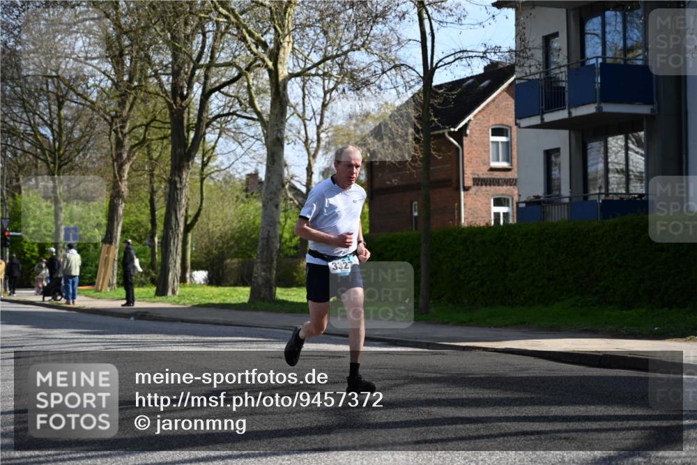 12.04.2026 - 45. Internationalen Wilhelmsburger Insellauf J. Mangold http://msf.ph/oto/9457372 12.04.2026 10:33:02 Ziel 5623, 3708, 4322, 3327, 5764, 2892, 5821, 4738, 2893, 5843, 3447, 4441, 4945 meine-sportfotos.de