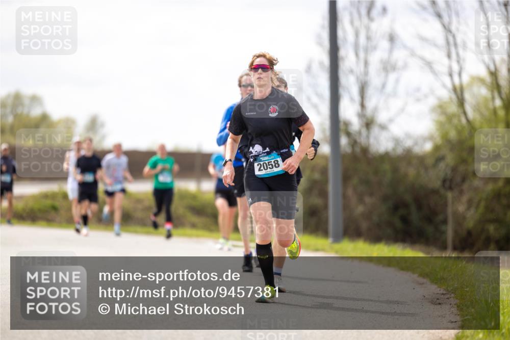 12.04.2026 - 45. Internationalen Wilhelmsburger Insellauf Michael Strokosch http://msf.ph/oto/9457381 12.04.2026 12:40:05 Laufen 2058 meine-sportfotos.de