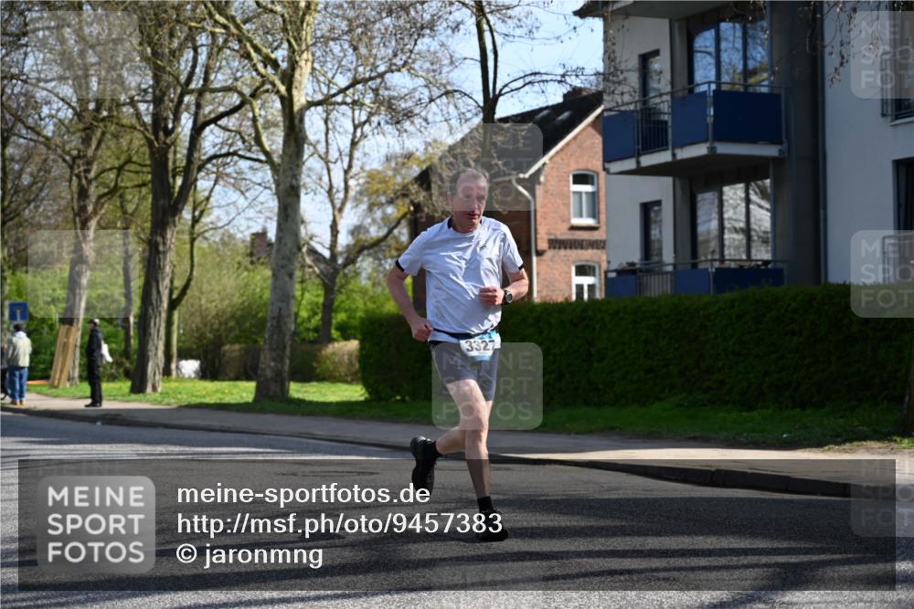 12.04.2026 - 45. Internationalen Wilhelmsburger Insellauf J. Mangold http://msf.ph/oto/9457383 12.04.2026 10:33:02 Ziel 5623, 3708, 4322, 3327, 5764, 2892, 5821, 4738, 2893, 5843, 3447, 4441, 4945 meine-sportfotos.de