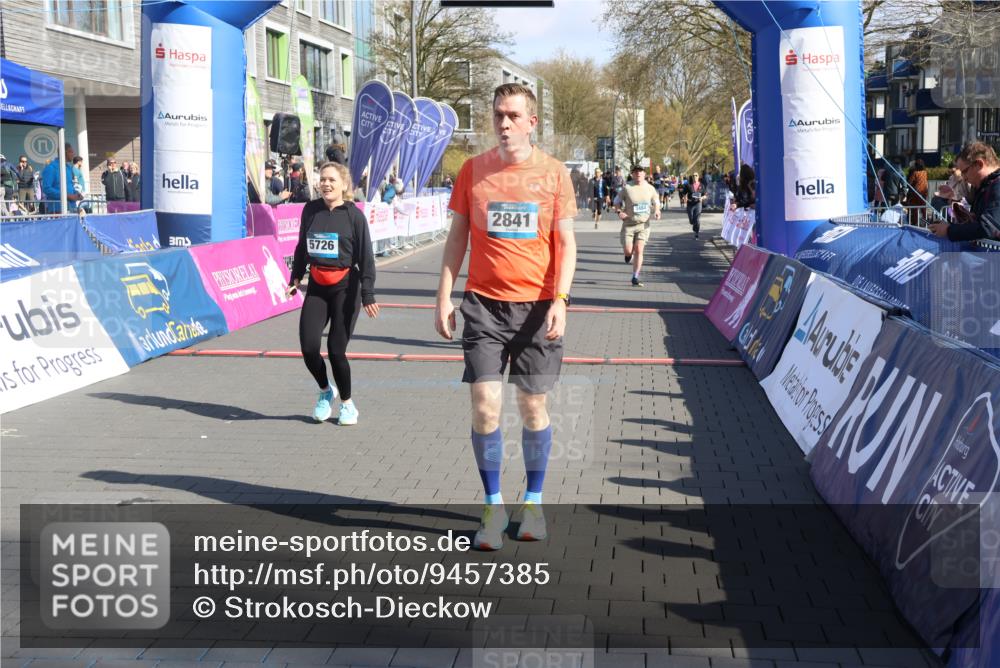 12.04.2026 - 45. Internationalen Wilhelmsburger Insellauf Strokosch-Dieckow http://msf.ph/oto/9457385 12.04.2026 10:47:00 Ziel 2841, 5726, 5562, 3484, 4331, 3553, 3713 meine-sportfotos.de