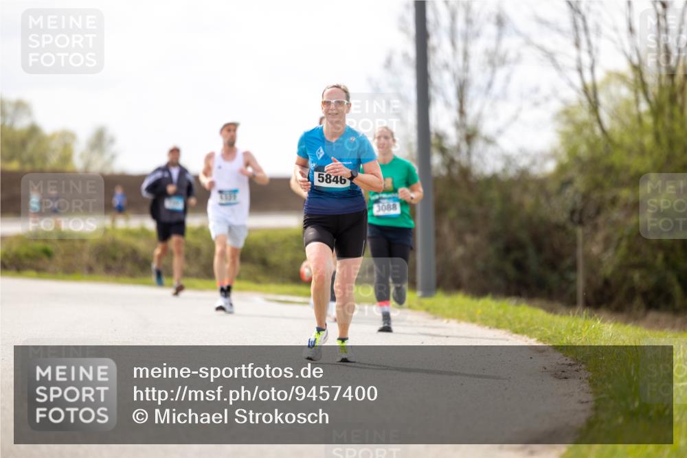 12.04.2026 - 45. Internationalen Wilhelmsburger Insellauf Michael Strokosch http://msf.ph/oto/9457400 12.04.2026 12:40:10 Laufen 5846, 3088 meine-sportfotos.de