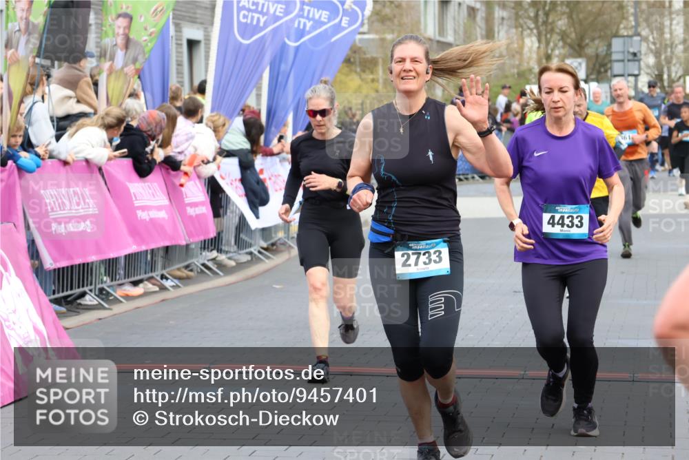 12.04.2026 - 45. Internationalen Wilhelmsburger Insellauf Strokosch-Dieckow http://msf.ph/oto/9457401 12.04.2026 13:02:36 Ziel 2733, 4433 meine-sportfotos.de