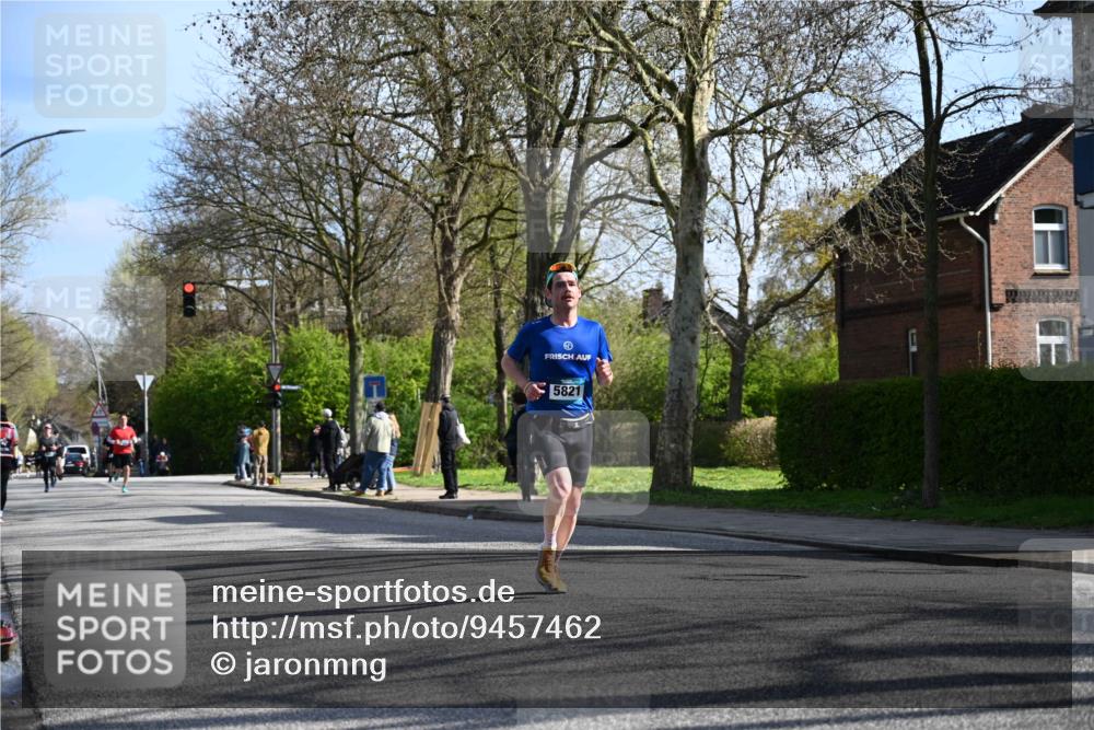 12.04.2026 - 45. Internationalen Wilhelmsburger Insellauf J. Mangold http://msf.ph/oto/9457462 12.04.2026 10:33:15 Ziel 5764, 2892, 5821, 4738, 2893, 5843, 3447, 4441, 4945, 4043, 2632, 2504, 4196, 5238, 5239, 5294 meine-sportfotos.de