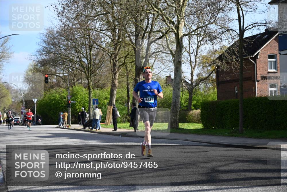 12.04.2026 - 45. Internationalen Wilhelmsburger Insellauf J. Mangold http://msf.ph/oto/9457465 12.04.2026 10:33:15 Ziel 5764, 2892, 5821, 4738, 2893, 5843, 3447, 4441, 4945, 4043, 2632, 2504, 4196, 5238, 5239, 5294 meine-sportfotos.de