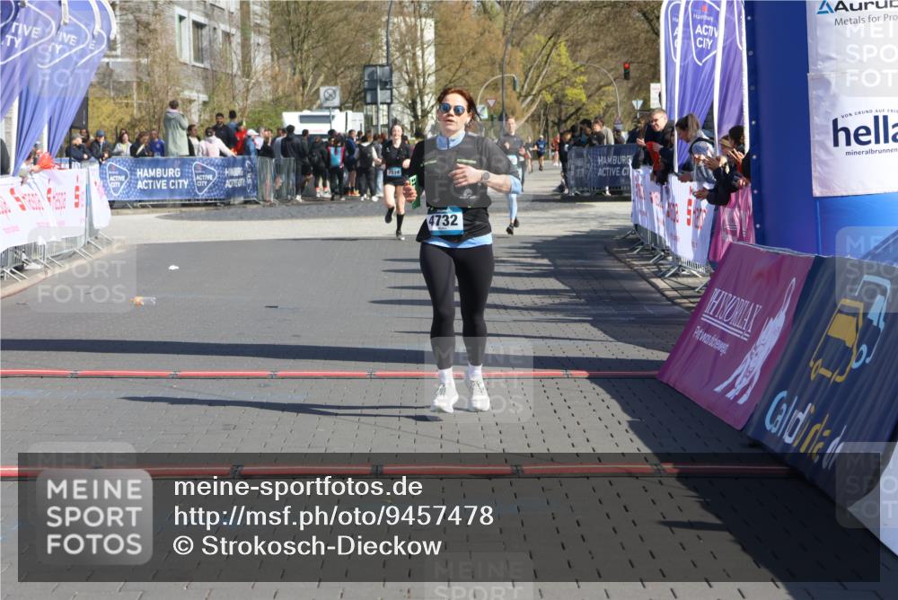 12.04.2026 - 45. Internationalen Wilhelmsburger Insellauf Strokosch-Dieckow http://msf.ph/oto/9457478 12.04.2026 11:04:02 Ziel 4732 meine-sportfotos.de