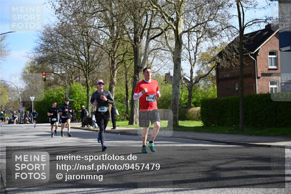 12.04.2026 - 45. Internationalen Wilhelmsburger Insellauf J. Mangold http://msf.ph/oto/9457479 12.04.2026 10:33:26 Ziel 5821, 4738, 2893, 5843, 3447, 4441, 4945, 4945, 4043, 2632, 2504, 4196, 5238, 5239, 5294, 3841, 3605, 2547, 3424, 3924 meine-sportfotos.de