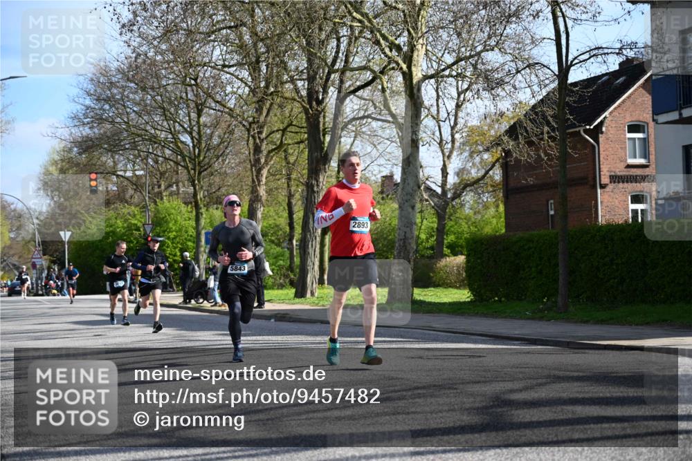 12.04.2026 - 45. Internationalen Wilhelmsburger Insellauf J. Mangold http://msf.ph/oto/9457482 12.04.2026 10:33:26 Ziel 5821, 4738, 2893, 5843, 3447, 4441, 4945, 4945, 4043, 2632, 2504, 4196, 5238, 5239, 5294, 3841, 3605, 2547, 3424, 3924 meine-sportfotos.de