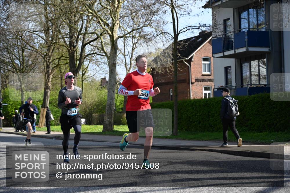 12.04.2026 - 45. Internationalen Wilhelmsburger Insellauf J. Mangold http://msf.ph/oto/9457508 12.04.2026 10:33:27 Ziel 5821, 4738, 2893, 5843, 3447, 4441, 4945, 4043, 2632, 2504, 4196, 5238, 5239, 5294, 5238, 5239, 5294, 3841, 3605, 2547, 3424, 3924 meine-sportfotos.de