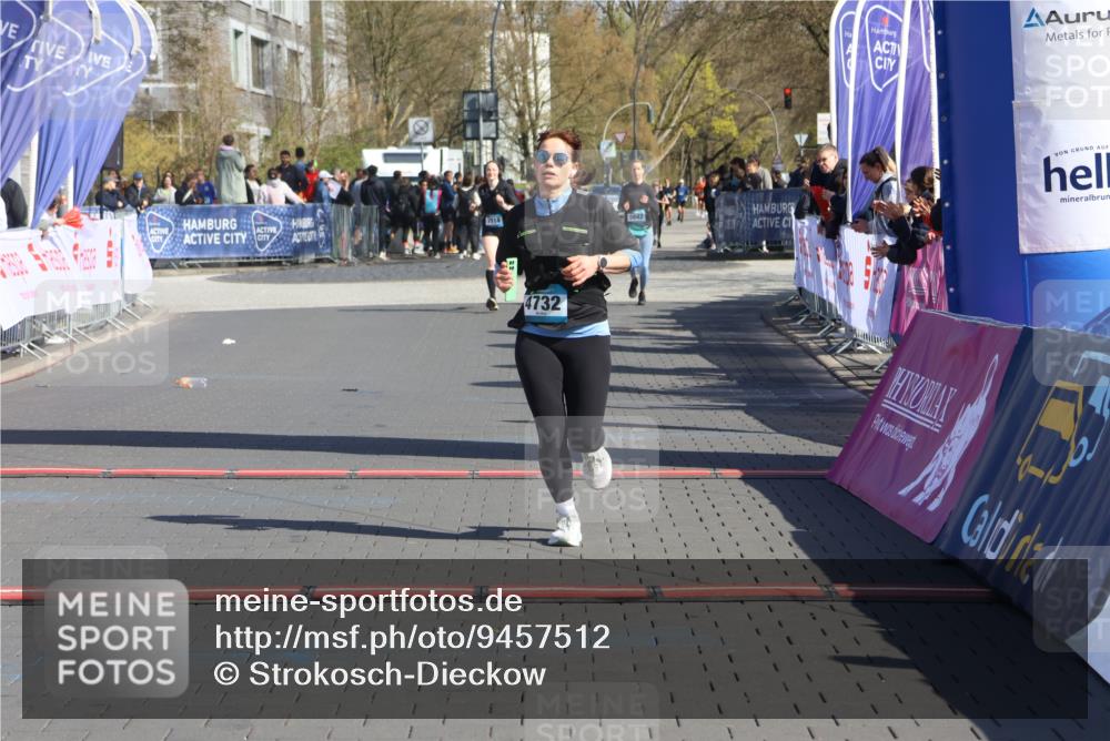 12.04.2026 - 45. Internationalen Wilhelmsburger Insellauf Strokosch-Dieckow http://msf.ph/oto/9457512 12.04.2026 11:04:02 Ziel 4732 meine-sportfotos.de