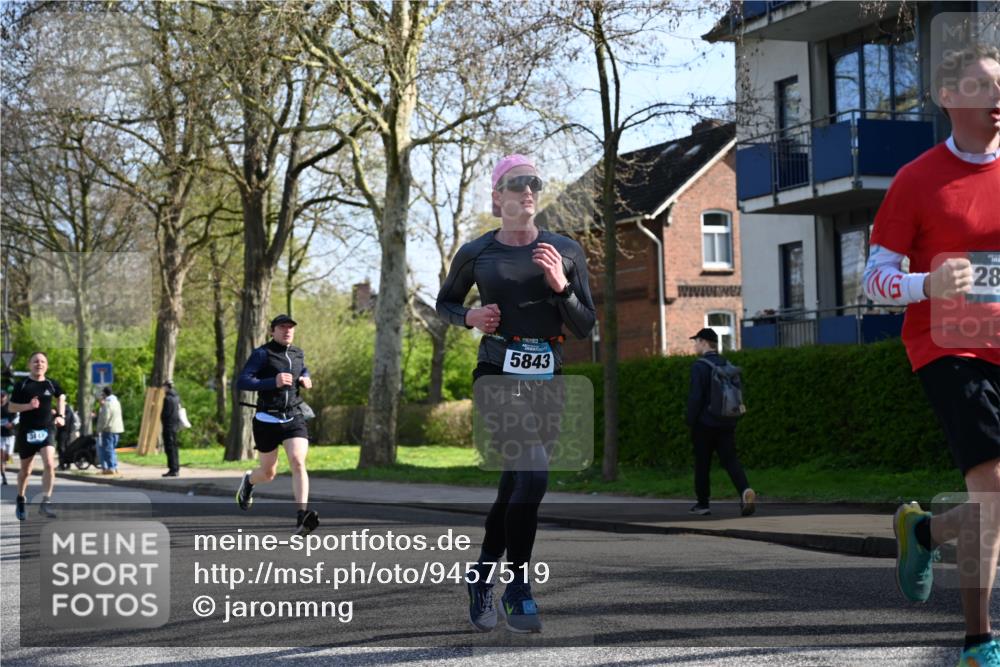 12.04.2026 - 45. Internationalen Wilhelmsburger Insellauf J. Mangold http://msf.ph/oto/9457519 12.04.2026 10:33:28 Ziel 5821, 4738, 2893, 5843, 3447, 4441, 4945, 4043, 2632, 2504, 4196, 5238, 5239, 5294, 3841, 3605, 2547, 3424, 3924 meine-sportfotos.de