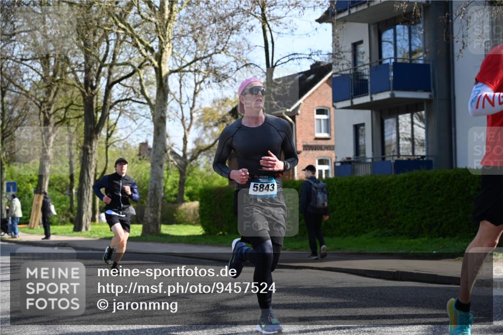 12.04.2026 - 45. Internationalen Wilhelmsburger Insellauf J. Mangold http://msf.ph/oto/9457524 12.04.2026 10:33:28 Ziel 5821, 4738, 2893, 5843, 3447, 4441, 4945, 4043, 2632, 2504, 4196, 5238, 5239, 5294, 3841, 3605, 2547, 3424, 3924 meine-sportfotos.de