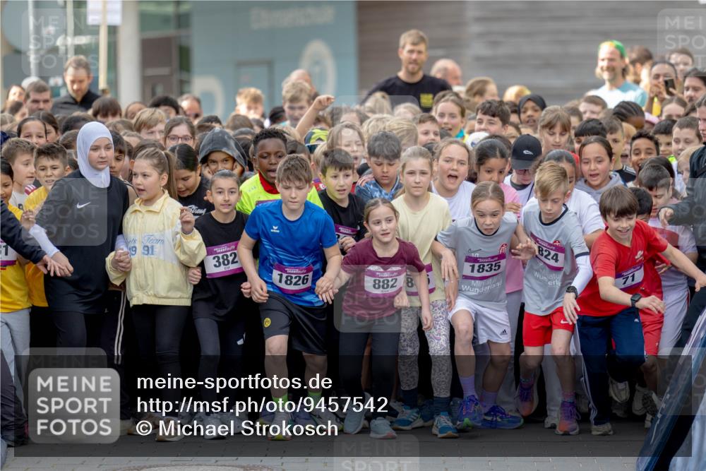 12.04.2026 - 45. Internationalen Wilhelmsburger Insellauf Michael Strokosch http://msf.ph/oto/9457542 12.04.2026 14:45:07 Laufen 9, 91, 382, 1826, 882, 8, 1835, 824, 71 meine-sportfotos.de