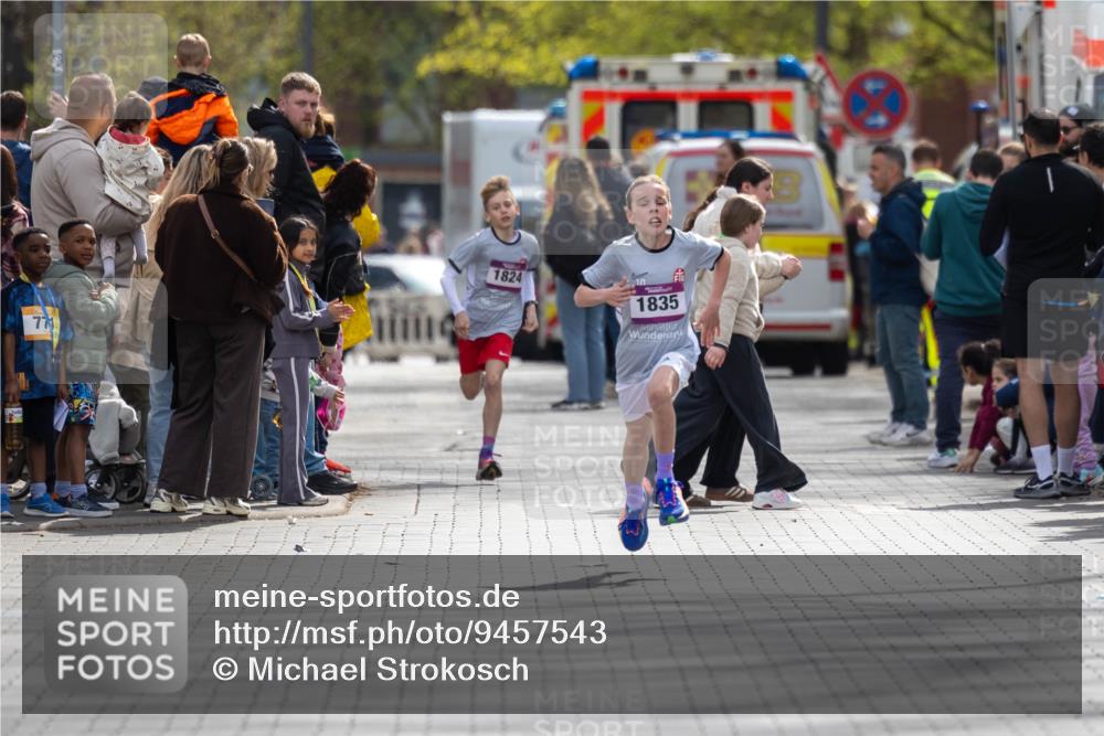 12.04.2026 - 45. Internationalen Wilhelmsburger Insellauf Michael Strokosch http://msf.ph/oto/9457543 12.04.2026 14:48:26 Laufen 771, 1824, 1835 meine-sportfotos.de