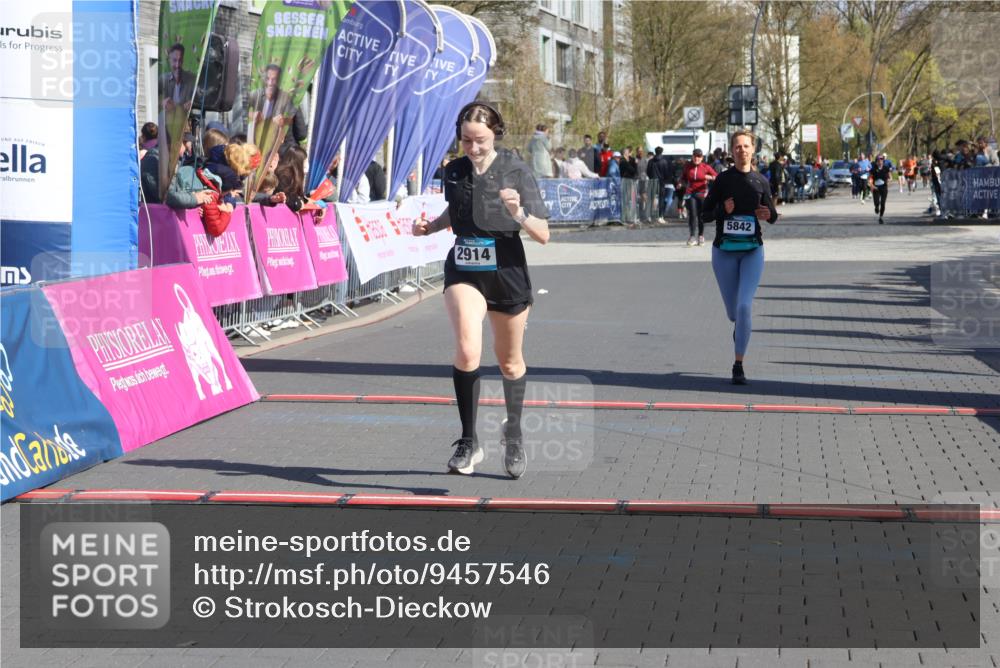12.04.2026 - 45. Internationalen Wilhelmsburger Insellauf Strokosch-Dieckow http://msf.ph/oto/9457546 12.04.2026 11:04:08 Ziel 2914, 5842 meine-sportfotos.de
