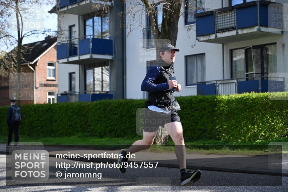 12.04.2026 - 45. Internationalen Wilhelmsburger Insellauf J. Mangold http://msf.ph/oto/9457557 12.04.2026 10:33:30 Ziel 5821, 4738, 2893, 5843, 3447, 4441, 4945, 4043, 2632, 2504, 4196, 5238, 5239, 5294, 3841, 3605, 2547, 3424, 3924 meine-sportfotos.de
