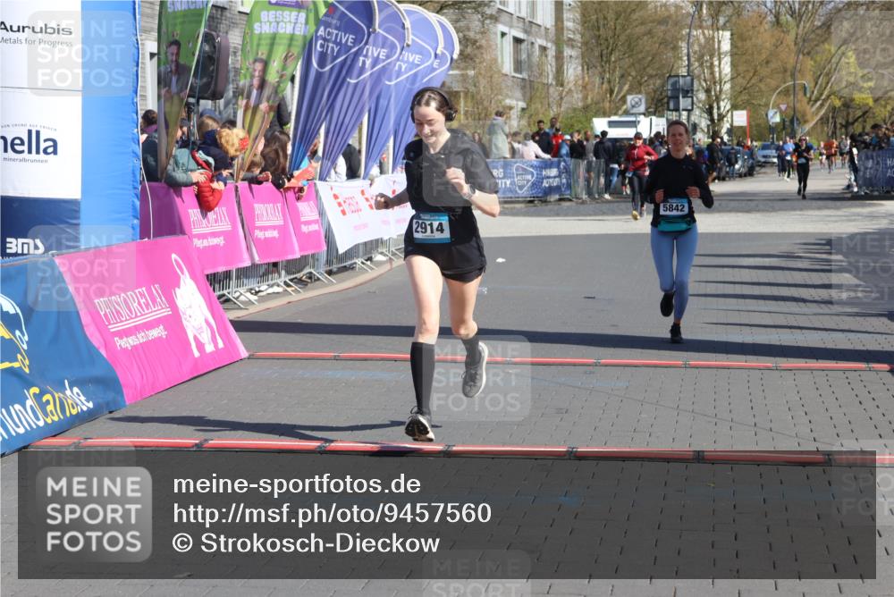 12.04.2026 - 45. Internationalen Wilhelmsburger Insellauf Strokosch-Dieckow http://msf.ph/oto/9457560 12.04.2026 11:04:08 Ziel 2914, 5842 meine-sportfotos.de