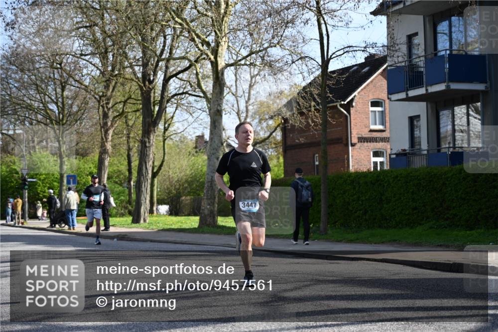 12.04.2026 - 45. Internationalen Wilhelmsburger Insellauf J. Mangold http://msf.ph/oto/9457561 12.04.2026 10:33:31 Ziel 5821, 4738, 2893, 5843, 3447, 4441, 4945, 4043, 2632, 2632, 2504, 4196, 5238, 5239, 5294, 3841, 3605, 2547, 3424, 3924 meine-sportfotos.de