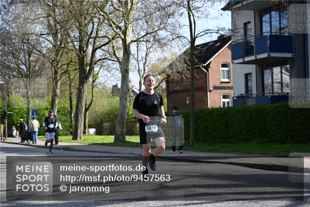12.04.2026 - 45. Internationalen Wilhelmsburger Insellauf J. Mangold http://msf.ph/oto/9457563 12.04.2026 10:33:31 Ziel 5821, 4738, 2893, 5843, 3447, 4441, 4945, 4043, 2632, 2632, 2504, 4196, 5238, 5239, 5294, 3841, 3605, 2547, 3424, 3924 meine-sportfotos.de