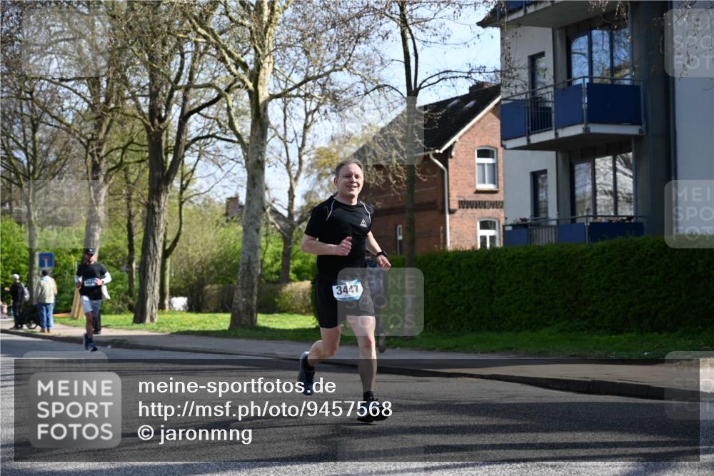 12.04.2026 - 45. Internationalen Wilhelmsburger Insellauf J. Mangold http://msf.ph/oto/9457568 12.04.2026 10:33:31 Ziel 5821, 4738, 2893, 5843, 3447, 4441, 4945, 4043, 2632, 2632, 2504, 4196, 5238, 5239, 5294, 3841, 3605, 2547, 3424, 3924 meine-sportfotos.de