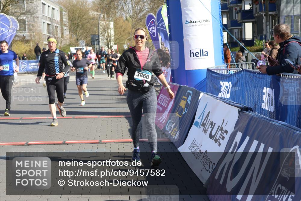12.04.2026 - 45. Internationalen Wilhelmsburger Insellauf Strokosch-Dieckow http://msf.ph/oto/9457582 12.04.2026 10:47:08 Ziel 3713, 3860, 5538, 4706, 4700, 5803 meine-sportfotos.de