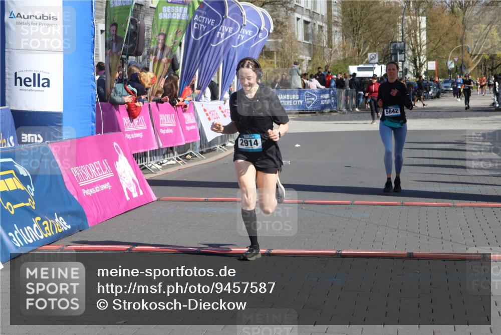 12.04.2026 - 45. Internationalen Wilhelmsburger Insellauf Strokosch-Dieckow http://msf.ph/oto/9457587 12.04.2026 11:04:08 Ziel 2914, 5842 meine-sportfotos.de