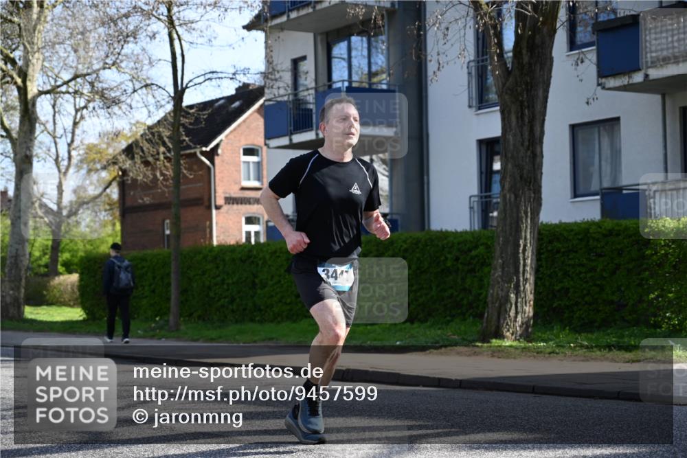 12.04.2026 - 45. Internationalen Wilhelmsburger Insellauf J. Mangold http://msf.ph/oto/9457599 12.04.2026 10:33:32 Ziel 5821, 4738, 2893, 5843, 3447, 4441, 4945, 4043, 2632, 2504, 4196, 5238, 5239, 5294, 3841, 3605, 2547, 3424, 3924, 4493 meine-sportfotos.de