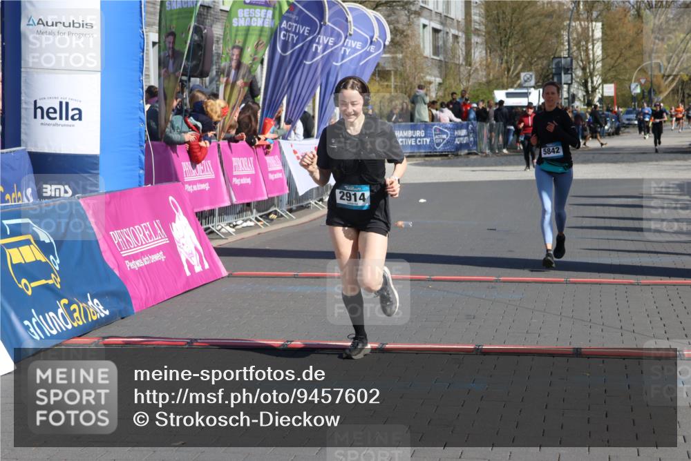 12.04.2026 - 45. Internationalen Wilhelmsburger Insellauf Strokosch-Dieckow http://msf.ph/oto/9457602 12.04.2026 11:04:08 Ziel 2914, 5842 meine-sportfotos.de