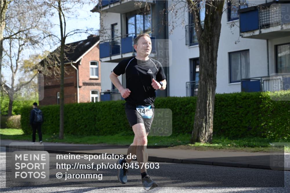 12.04.2026 - 45. Internationalen Wilhelmsburger Insellauf J. Mangold http://msf.ph/oto/9457603 12.04.2026 10:33:32 Ziel 5821, 4738, 2893, 5843, 3447, 4441, 4945, 4043, 2632, 2504, 4196, 5238, 5239, 5294, 3841, 3605, 2547, 3424, 3924, 4493 meine-sportfotos.de