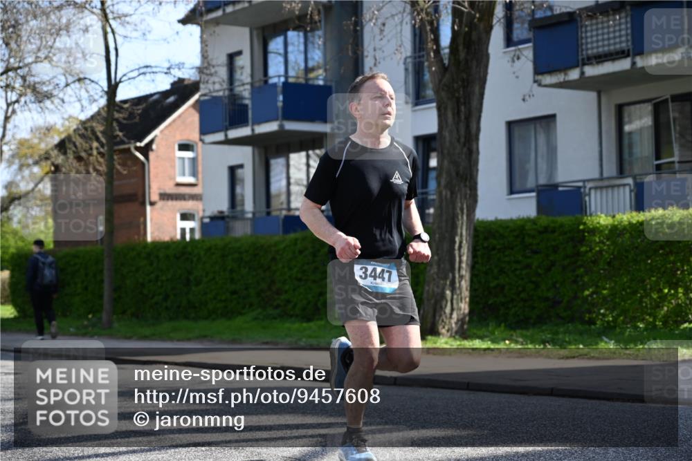 12.04.2026 - 45. Internationalen Wilhelmsburger Insellauf J. Mangold http://msf.ph/oto/9457608 12.04.2026 10:33:32 Ziel 5821, 4738, 2893, 5843, 3447, 4441, 4945, 4043, 2632, 2504, 4196, 5238, 5239, 5294, 3841, 3605, 2547, 3424, 3924, 4493 meine-sportfotos.de