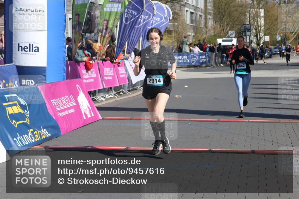 12.04.2026 - 45. Internationalen Wilhelmsburger Insellauf Strokosch-Dieckow http://msf.ph/oto/9457616 12.04.2026 11:04:08 Ziel 2914, 5842 meine-sportfotos.de