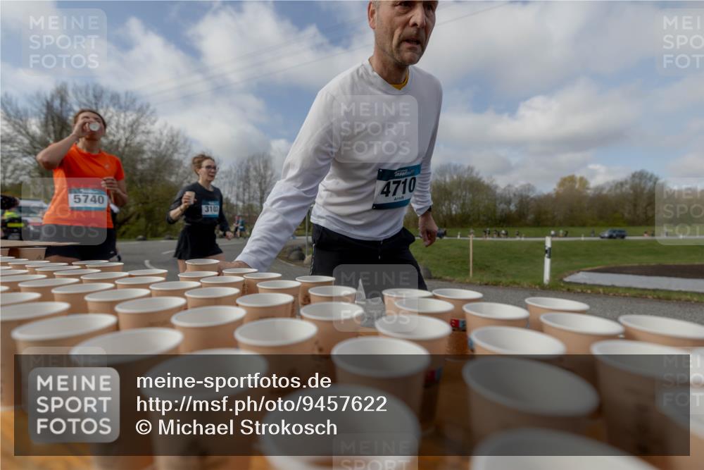 12.04.2026 - 45. Internationalen Wilhelmsburger Insellauf Michael Strokosch http://msf.ph/oto/9457622 12.04.2026 09:56:05 Laufen 5740, 3100, 4710 meine-sportfotos.de