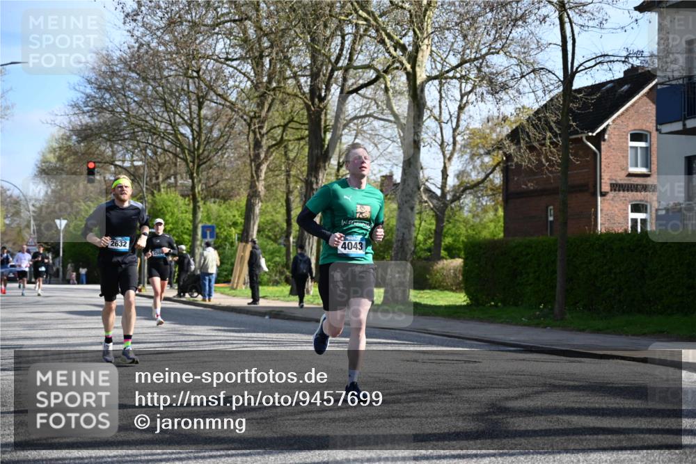 12.04.2026 - 45. Internationalen Wilhelmsburger Insellauf J. Mangold http://msf.ph/oto/9457699 12.04.2026 10:33:42 Ziel 3447, 4441, 4945, 4043, 2632, 2504, 4196, 5238, 5239, 5294, 3841, 3605, 2547, 3424, 3924, 4493, 3945, 3613 meine-sportfotos.de