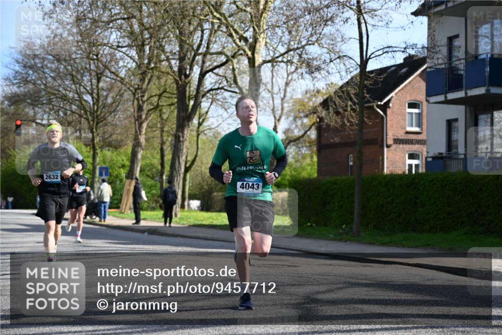 12.04.2026 - 45. Internationalen Wilhelmsburger Insellauf J. Mangold http://msf.ph/oto/9457712 12.04.2026 10:33:43 Ziel 3447, 4441, 4945, 4043, 2632, 2504, 4196, 5238, 5239, 5294, 3841, 3605, 2547, 3424, 3924, 4493, 3945, 3613, 2270 meine-sportfotos.de