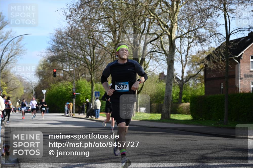 12.04.2026 - 45. Internationalen Wilhelmsburger Insellauf J. Mangold http://msf.ph/oto/9457727 12.04.2026 10:33:44 Ziel 4441, 4945, 4043, 2632, 2504, 4196, 5238, 5239, 5294, 3841, 3605, 2547, 3424, 3924, 4493, 4493, 3945, 3613, 2270 meine-sportfotos.de