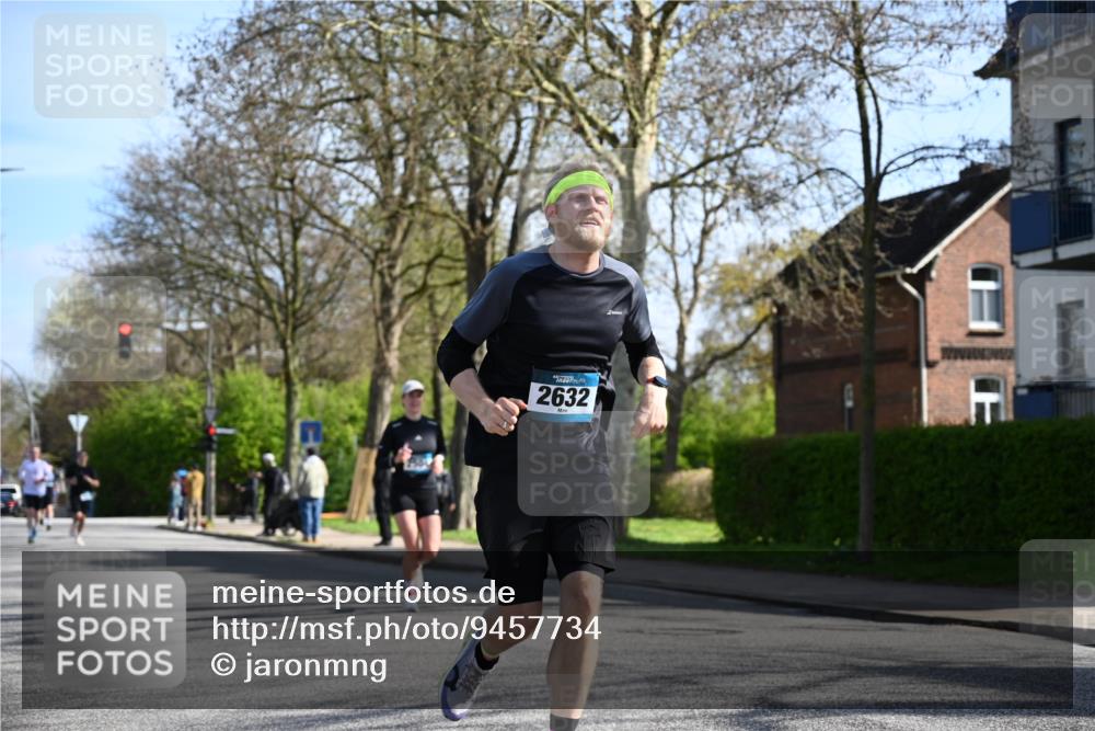 12.04.2026 - 45. Internationalen Wilhelmsburger Insellauf J. Mangold http://msf.ph/oto/9457734 12.04.2026 10:33:44 Ziel 4441, 4945, 4043, 2632, 2504, 4196, 5238, 5239, 5294, 3841, 3605, 2547, 3424, 3924, 4493, 4493, 3945, 3613, 2270 meine-sportfotos.de