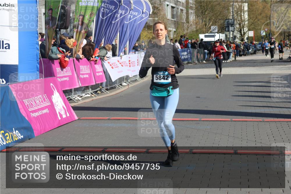 12.04.2026 - 45. Internationalen Wilhelmsburger Insellauf Strokosch-Dieckow http://msf.ph/oto/9457735 12.04.2026 11:04:11 Ziel 2914, 5842 meine-sportfotos.de