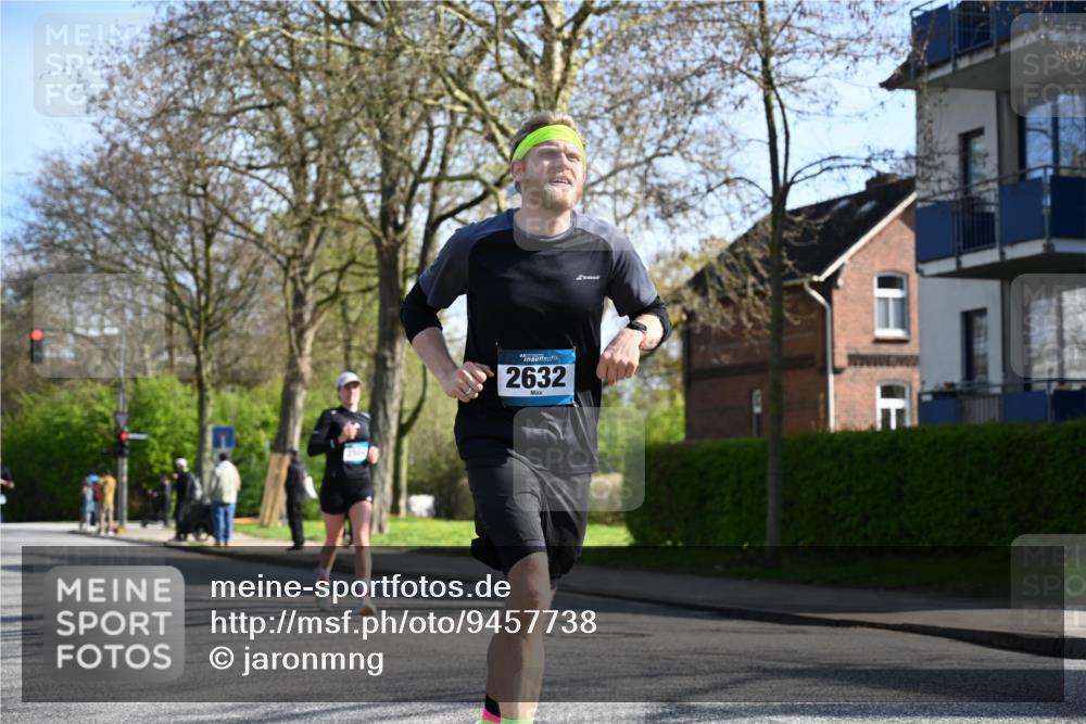 12.04.2026 - 45. Internationalen Wilhelmsburger Insellauf J. Mangold http://msf.ph/oto/9457738 12.04.2026 10:33:44 Ziel 4441, 4945, 4043, 2632, 2504, 4196, 5238, 5239, 5294, 3841, 3605, 2547, 3424, 3924, 4493, 4493, 3945, 3613, 2270 meine-sportfotos.de